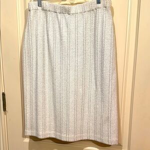 Elegant White and Gray Skirt by St John